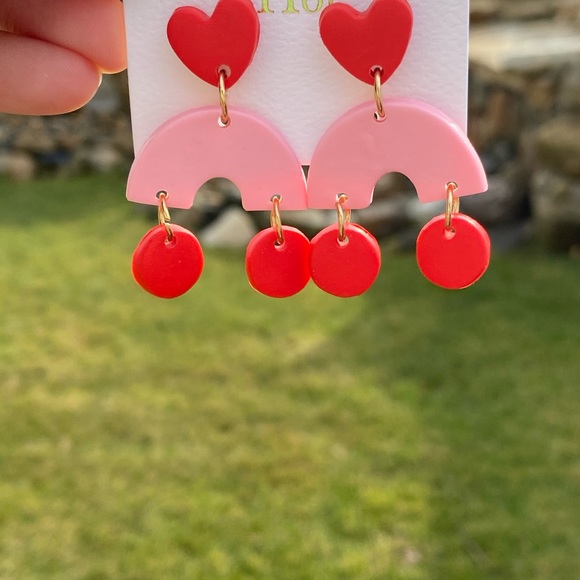Beautiful Red heart clay drop dangle earring - Picture 4 of 4